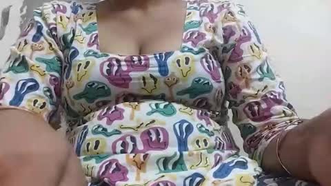 taniya_roy4628 online show from April 2026 03:50:01 PM