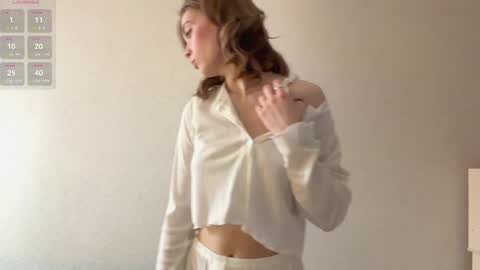 Mia online show from April 2026 02:36:02 AM