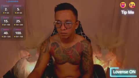 Snapshot of tannedskinmatty chatting on December 2024 06:50:01 PM Matty online show from December 2024 06:50:01 PM