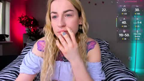 Snapshot of tanya_acid chatting on February 2025 06:38:02 AM Tanya acid online show from February 2025 06:38:02 AM