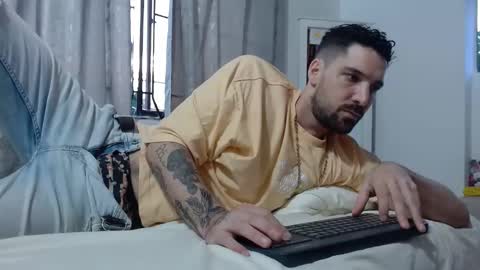 Snapshot of tap_hand2 chatting on December 2024 10:44:02 PM jimmy online show from December 2024 10:44:02 PM