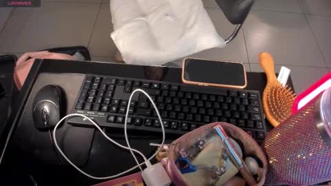 Tara Lawrence online show from February 2026 03:32:01 AM