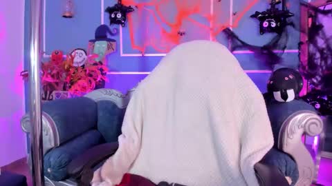 Snapshot of tarataylorr chatting on October 2025 02:46:02 AM Tara online show from October 2025 02:46:02 AM