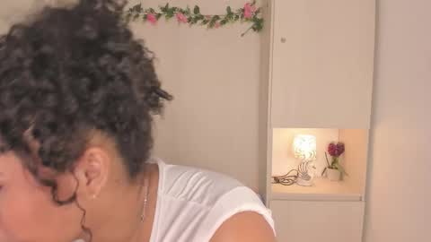  T A R A  online show from October 2025 04:31:02 AM