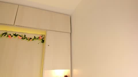  T A R A  online show from April 2026 04:56:01 AM