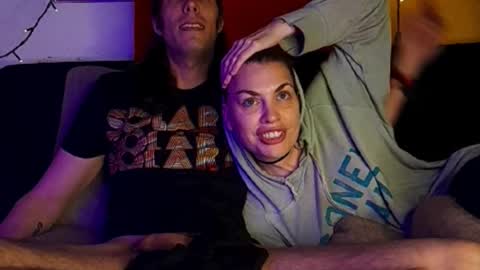 T  J   online show from November 2025 09:39:01 PM