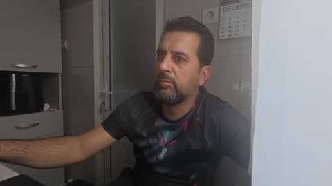 tarkan198 online show from December 2025 12:00:02 PM