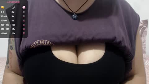 Snapshot of tarrant_ chatting on March 2025 11:25:01 PM tarrant_ online show from March 2025 11:25:01 PM