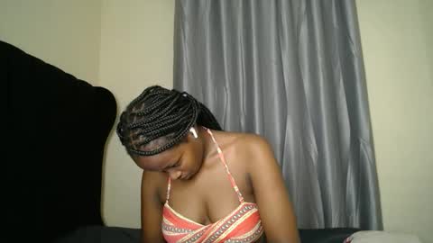 Snapshot of tasha_kimmy chatting on November 2025 07:01:02 PM Ireen online show from November 2025 07:01:02 PM