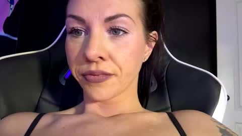 tastemecaroline online show from December 2025 02:06:02 AM