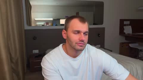 My shows 2100500 UTC3 online show from November 2025 03:28:01 AM