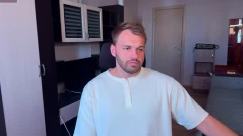 Snapshot of tasty_justin chatting on July 2026 12:14:01 PM My shows 2100500 UTC3 online show from July 2026 12:14:01 PM