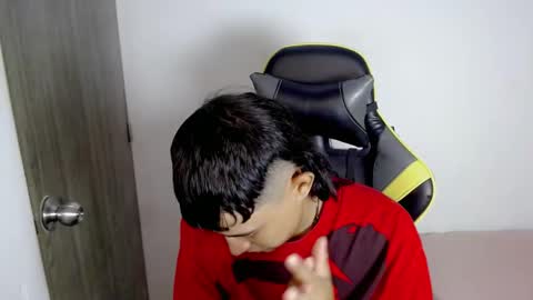 Snapshot of tatannn_ chatting on November 2025 08:10:01 PM T A T A N online show from November 2025 08:10:01 PM