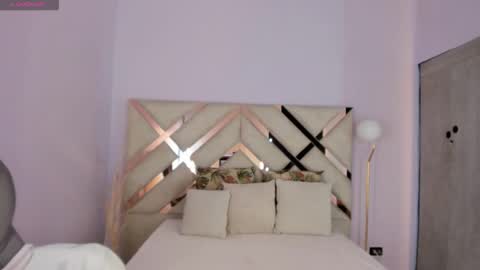 Tati Saldarriaga online show from November 2025 08:52:01 PM