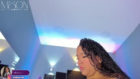 Snapshot of tatii_moon chatting on November 2025 04:01:02 AM Tati online show from November 2025 04:01:02 AM