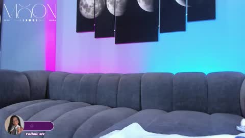 Snapshot of tatii_moon chatting on November 2025 06:06:02 AM Tati online show from November 2025 06:06:02 AM