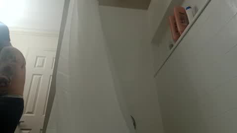 Snapshot of tattoo3333 chatting on November 2025 04:31:02 PM tattoo3333 online show from November 2025 04:31:02 PM