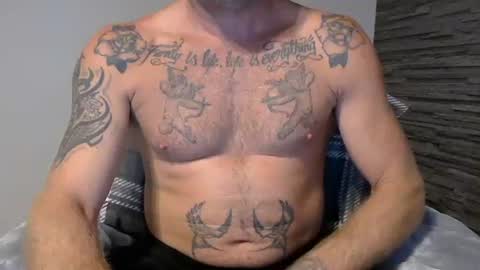 Snapshot of tattoo_london chatting on February 2026 09:02:02 PM tattoo_london online show from February 2026 09:02:02 PM