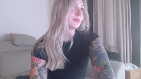 tattoobbgirl online show from December 2025 06:03:02 PM