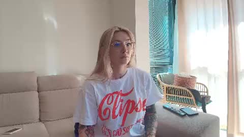 Snapshot of tattoobbgirl chatting on June 2026 03:03:03 PM tattoobbgirl online show from June 2026 03:03:03 PM
