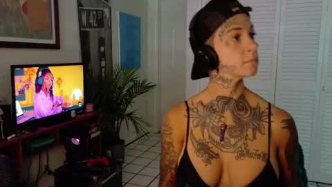 Snapshot of tattooed_natalia chatting on May 2026 01:07:01 PM Natalia 3 online show from May 2026 01:07:01 PM