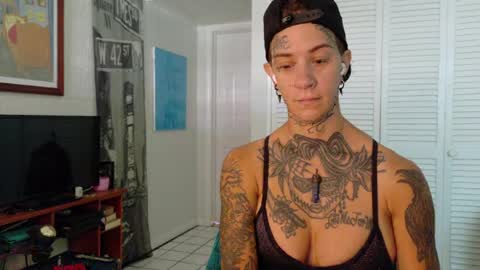 Snapshot of tattooed_natalia chatting on May 2026 02:22:02 PM Natalia 3 online show from May 2026 02:22:02 PM