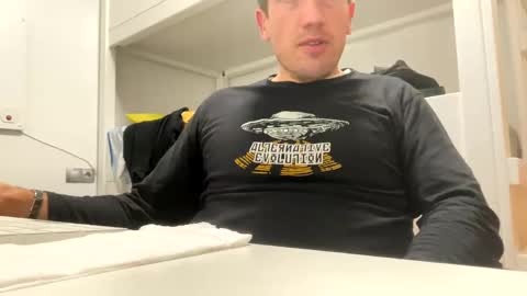 Snapshot of tatuador40 chatting on December 2024 11:28:01 PM Tatuador40 online show from December 2024 11:28:01 PM