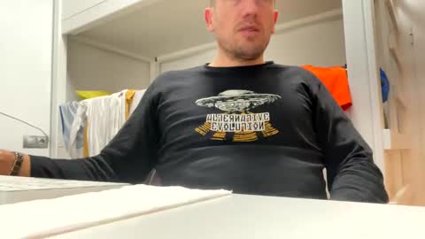 Snapshot of tatuador40 chatting on January 2025 12:37:02 AM Tatuador40 online show from January 2025 12:37:02 AM