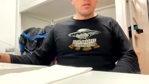 Snapshot of tatuador40 chatting on January 2025 11:56:01 PM Tatuador40 online show from January 2025 11:56:01 PM