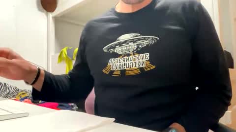 Snapshot of tatuador40 chatting on November 2025 11:25:02 PM Tatuador40 online show from November 2025 11:25:02 PM