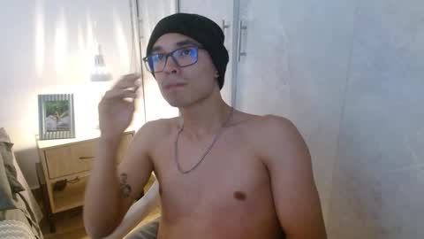 Snapshot of taurus4k chatting on December 2024 09:35:01 PM taurus4k online show from December 2024 09:35:01 PM