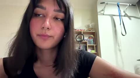 Snapshot of tawnyamartinek chatting on June 2026 08:15:02 AM Riza online show from June 2026 08:15:02 AM