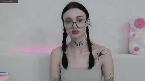 Taya online show from October 2025 08:20:01 PM