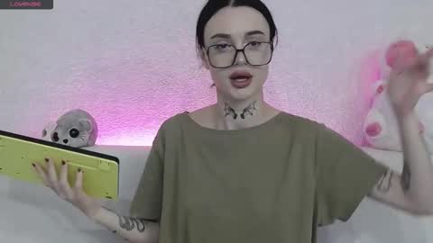 Taya online show from November 2025 05:08:01 PM