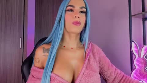   online show from November 2025 02:33:01 AM