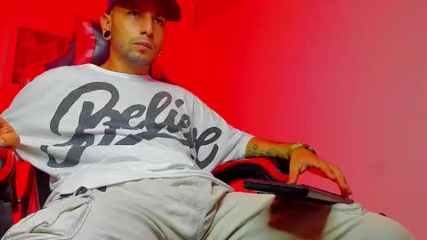 Snapshot of tayer_bennet chatting on October 2025 07:22:02 PM tayer_bennet online show from October 2025 07:22:02 PM