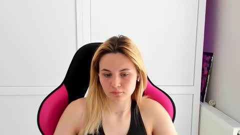 Snapshot of tayla_shy chatting on May 2026 12:02:01 PM Tay online show from May 2026 12:02:01 PM