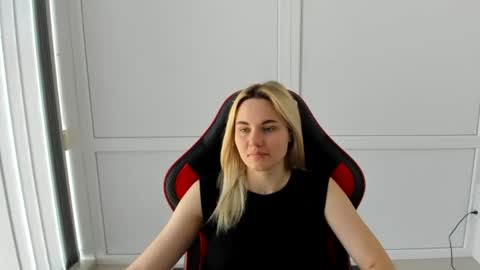 Snapshot of tayla_shy chatting on July 2026 09:45:02 AM Tay online show from July 2026 09:45:02 AM