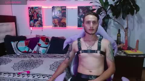 Snapshot of tayler_v2 chatting on February 2025 01:54:02 AM TAYLER online show from February 2025 01:54:02 AM