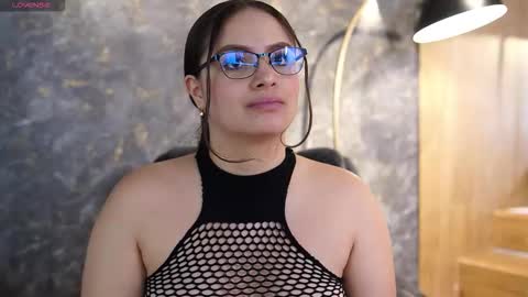 Snapshot of taylerkim chatting on October 2025 06:57:02 PM Teylor Kim online show from October 2025 06:57:02 PM