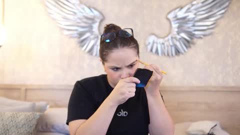 Snapshot of taylerkim chatting on December 2025 04:48:02 PM Teylor Kim online show from December 2025 04:48:02 PM