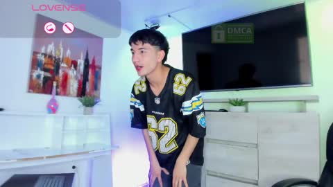 taylor_brooks_ online show from April 2026 08:03:01 PM