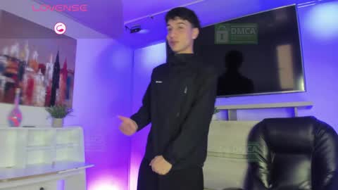 taylor_brooks_ online show from April 2026 06:52:01 PM