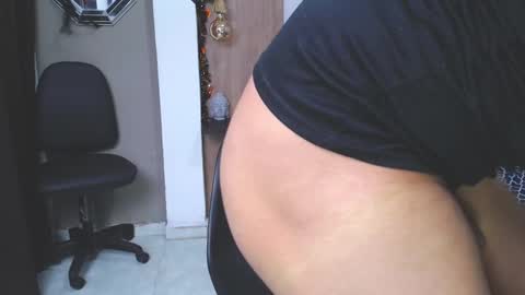 Snapshot of taylor_collins_2 chatting on October 2025 05:25:02 PM taylor_collins_2 online show from October 2025 05:25:02 PM