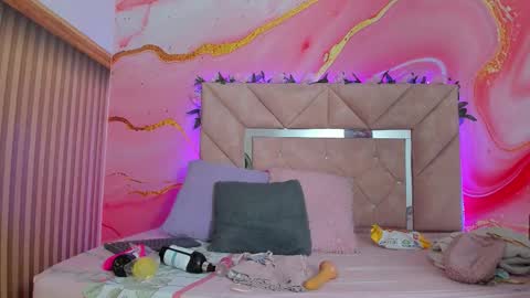 Oriana online show from November 2025 10:58:01 AM