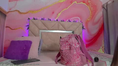 Oriana online show from November 2025 11:02:02 AM