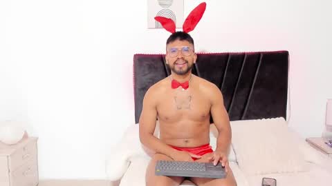 Snapshot of taylormaccurdy_ chatting on October 2025 05:57:02 PM taylormaccurdy_ online show from October 2025 05:57:02 PM