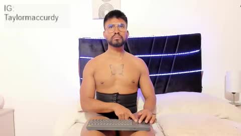 Snapshot of taylormaccurdy_ chatting on November 2025 03:23:02 PM taylormaccurdy_ online show from November 2025 03:23:02 PM