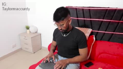 Snapshot of taylormaccurdy_ chatting on December 2025 02:00:01 PM taylormaccurdy_ online show from December 2025 02:00:01 PM