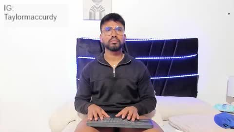 Snapshot of taylormaccurdy_ chatting on December 2025 02:10:02 PM taylormaccurdy_ online show from December 2025 02:10:02 PM